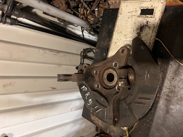 Ось передняя и поворотные кулаки 28313AG020 SUBARU