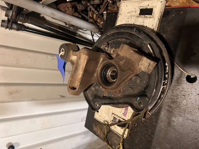 Цапфа - поворотный кулак задний, правый 28419FE001 SUBARU