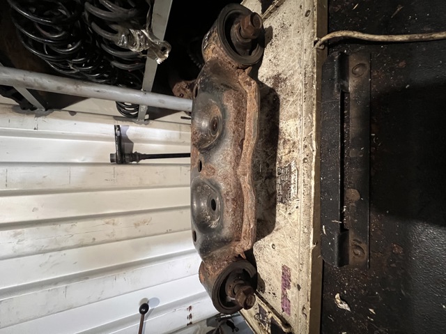 Сайлентблок траверсы крепления заднего редуктора, левый 41322AG020 SUBARU