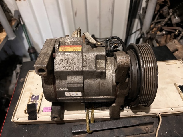 Компрессор системы кондиционирования 5005441AJ CHRYSLER
