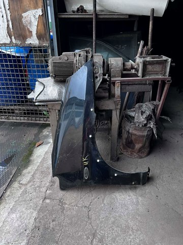 Переднее правое крыло 5760054821 SUZUKI