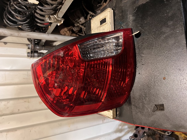 Задняя левая фара 924011E010 HYUNDAI