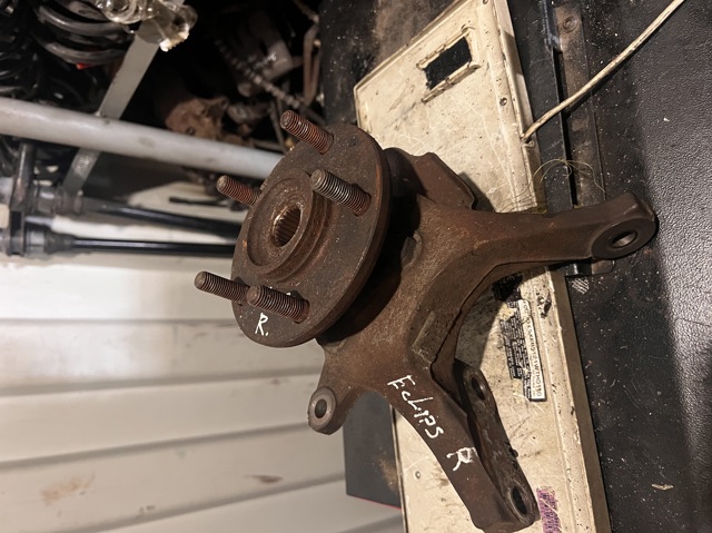 Ось передняя и поворотные кулаки MR369820 MITSUBISHI
