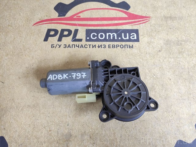 Мотор стеклоподъемника двери передней, правой 0130821939 FORD