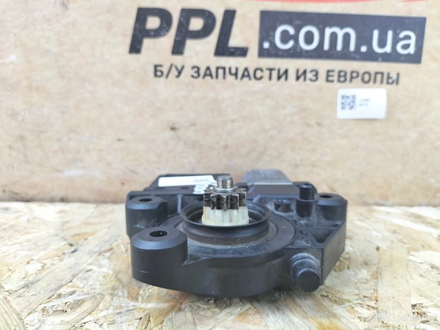 RENAULT 0130822478 Мотор стеклоподъемника двери передней правой в наличии Павлоград