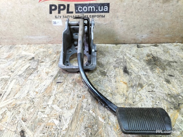 Педаль тормоза 04581656AA CHRYSLER