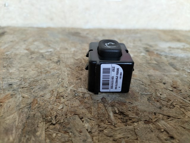 Кнопка привода замка 3/5 двери (ляды)/крышки багажника 04602751AA CHRYSLER