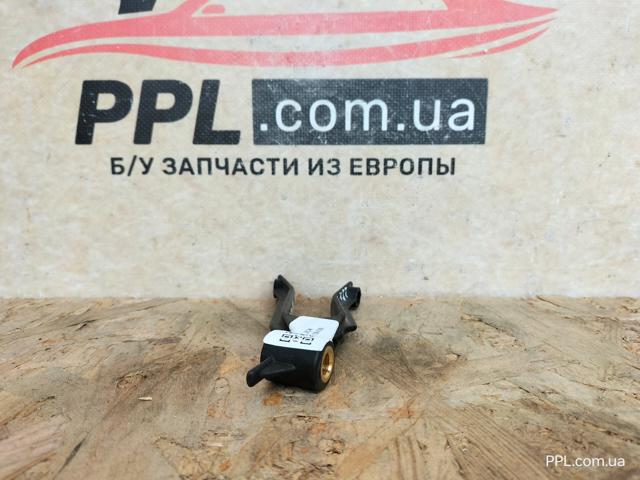 13162131 GM Кронштейн радиатора верхний купить в Житомир