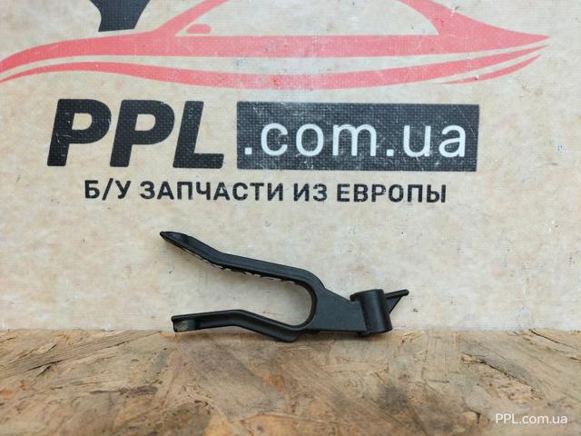 Подушка радиатора охлаждения 13162131 GM