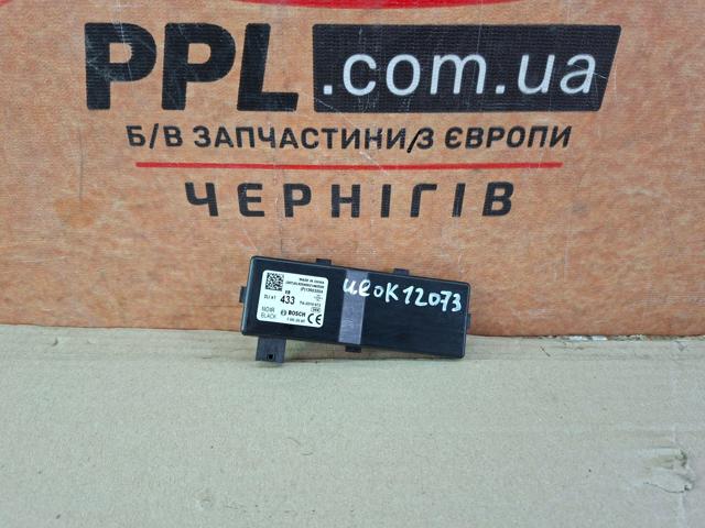 Блок управления центральным замком 13503204 GM