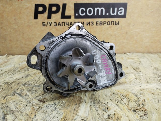 Насос системы охлаждения Toyota Avensis II