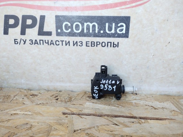 Замок открывания лючка бензобака 1K5810773A VAG