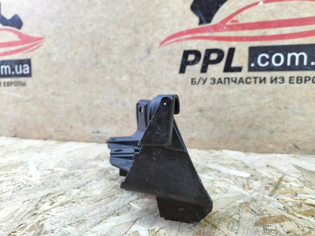 VAG 1P0807377 Кронштейн бампера заднего левый в наличии Черновцы