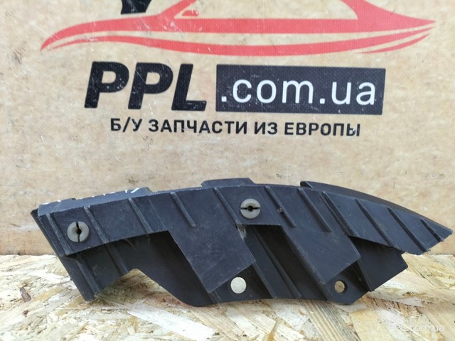 Левое крепление заднего бампера 1P0807377 VAG