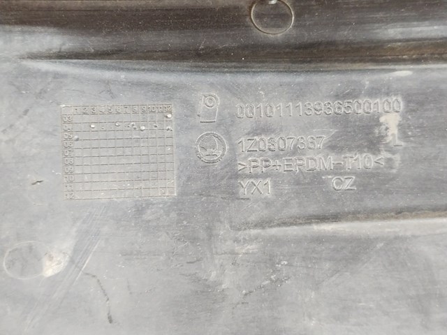 1Z0807367 VAG Заглушка (решетка) противотуманных фар бампера переднего левая купить в Кривой Рог