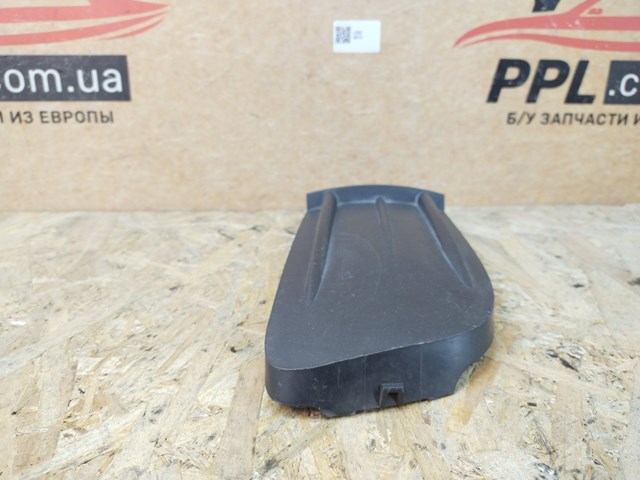 1Z0807368 VAG Заглушка (решетка) противотуманных фар бампера переднего правая купить в Днепр