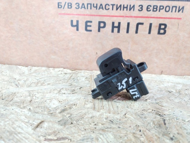 Кнопка подъемника задних стёкол 25411JD000 NISSAN