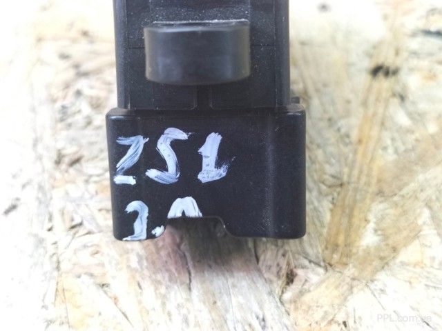 25411JD000 NISSAN Кнопка подъемника заднего стекла купить в Павлоград
