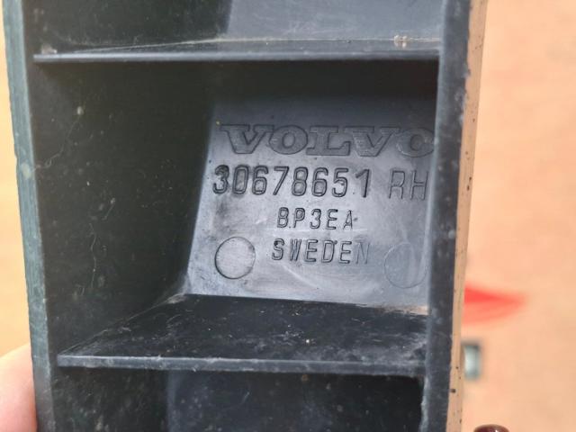 VOLVO 30678651 Кронштейн бампера заднего правый в наличии Днепр