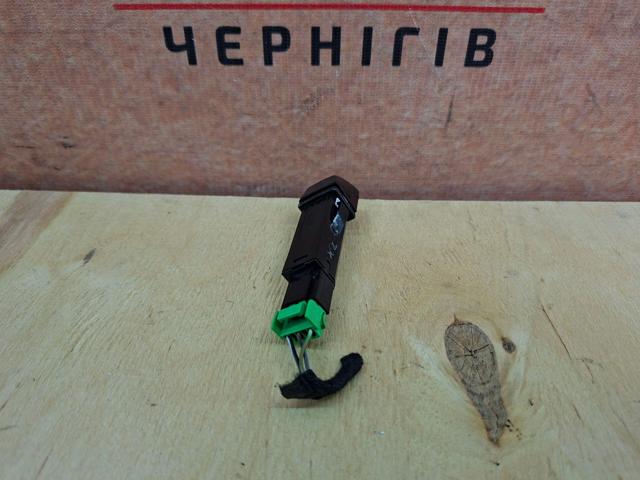 30739296 VOLVO Кнопка аварийки купить в Хмельницкий