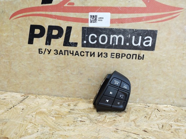 Блок кнопочных переключателей рулевого колеса 30739640 VOLVO