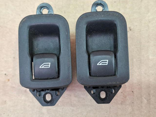 31272013 VOLVO Кнопка подъемника заднего стекла купить в Кривой Рог