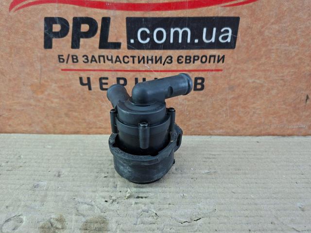 Водяной насос охлаждения электрический дополнительный 31332380 VOLVO