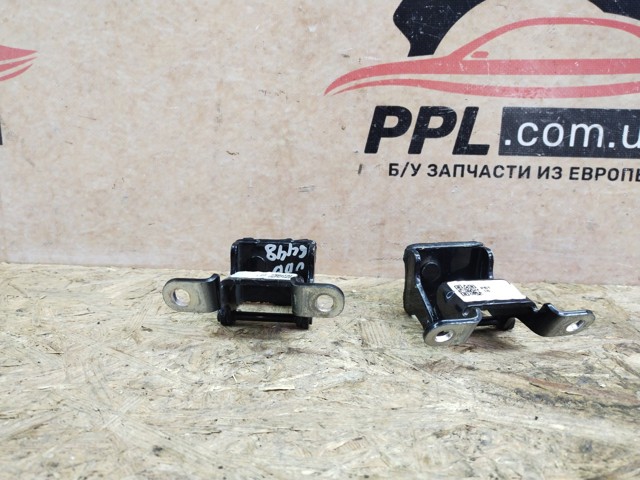 31371076 Петля задней двери купить Ирпень