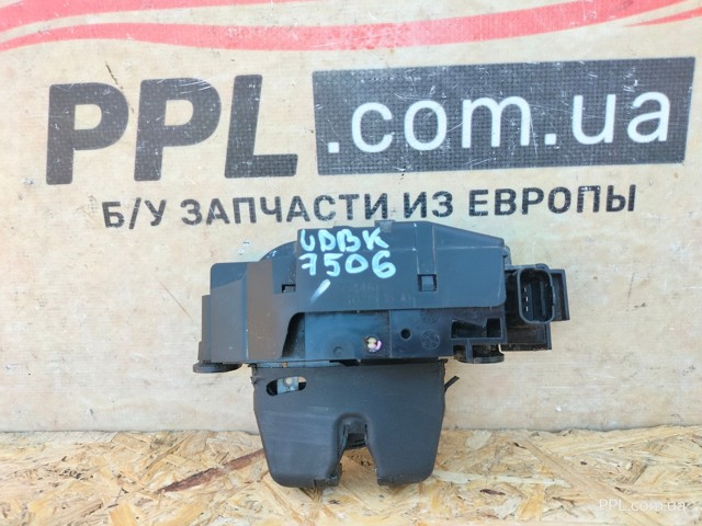 Замок и ручка двери задка 3644675 GM