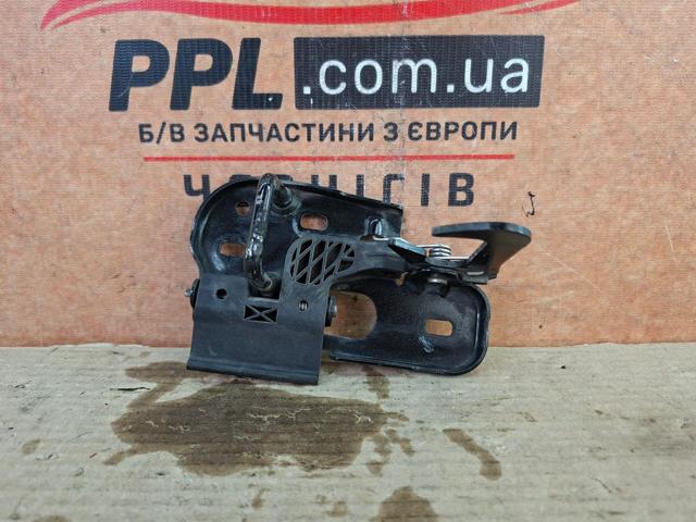 Навеска и упор капота 3C0823480 VAG