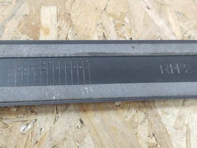 3M51R25532AC FORD Молдинг двери задней правой купить в Тернополь