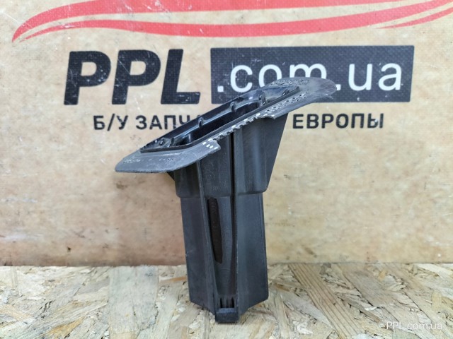 3V0807942 VAG Передний бампер купить в Ужгород
