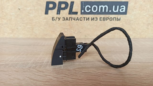 VAG 3V0953507 Кнопка включения аварийного сигнала в наличии Ровно