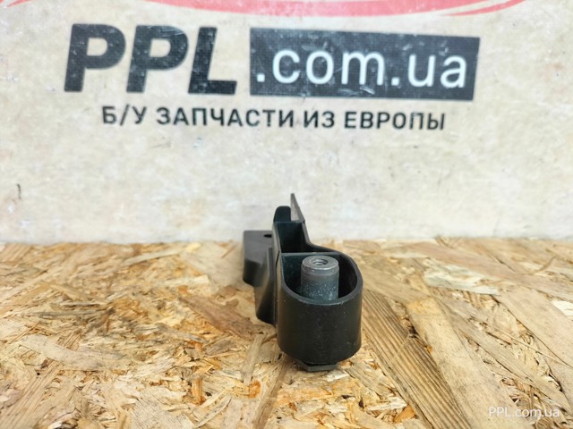 4F0807771 Кронштейн бампера переднего внешний левый купить Николаев