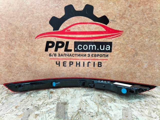 4M8945702 Катафот (отражатель) заднего бампера правый купить Кривой Рог