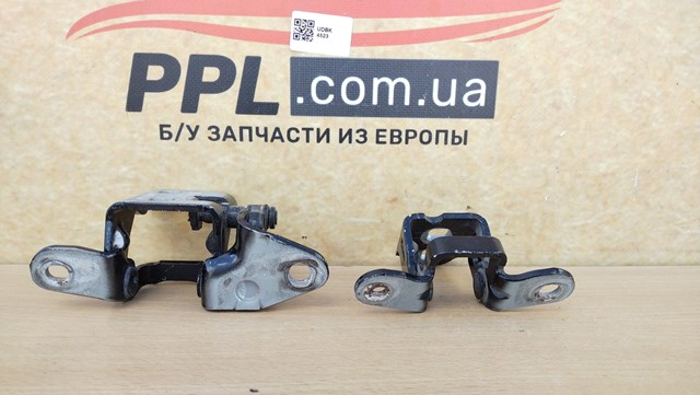 CHRYSLER 5074257AB Петля двери передней левой в наличии Винница