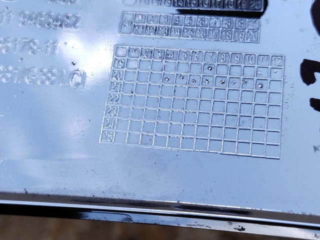 Молдинг решетки переднего бампера, правый 51119463482 BMW