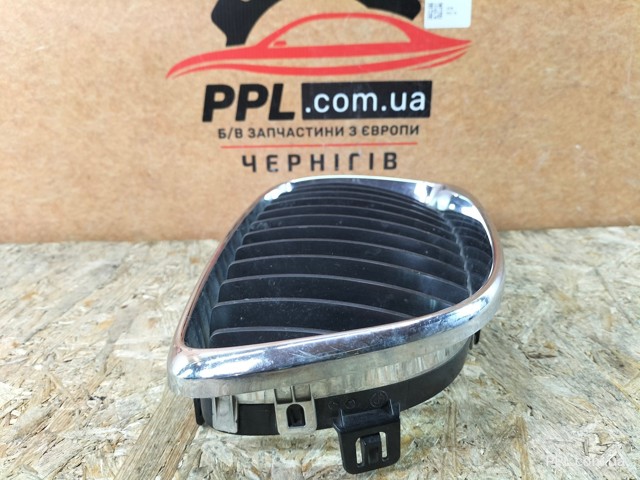 51137179656 Решетка радиатора правая купить Тернополь