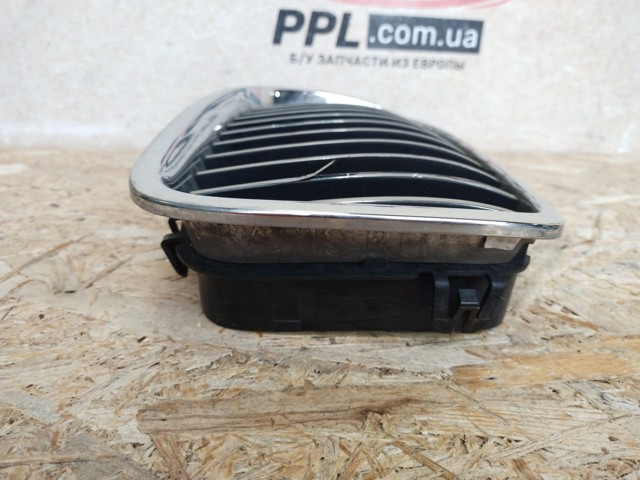 51137200728 BMW Решетка радиатора правая купить в Запорожье