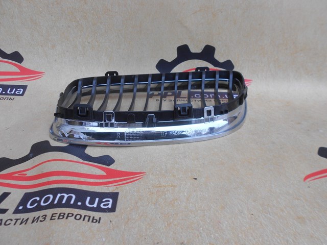 51137201968 BMW Решетка радиатора правая купить в Днепр