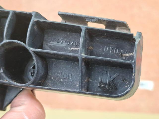 TOYOTA 5256202040 Кронштейн бампера заднего правый в наличии Хмельницкий