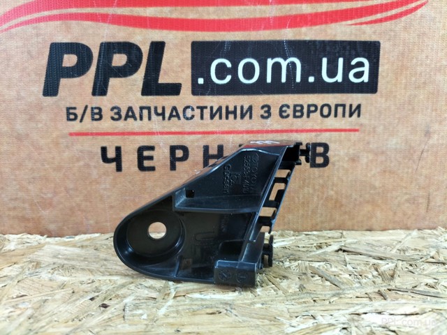 Крепление бамера левое 52563F4010 TOYOTA