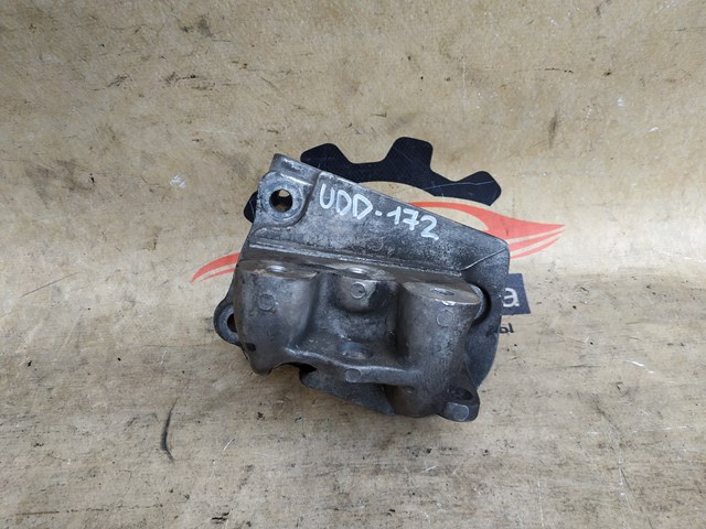 Кронштейн подушки (опоры) двигателя, правой 55195032 FIAT