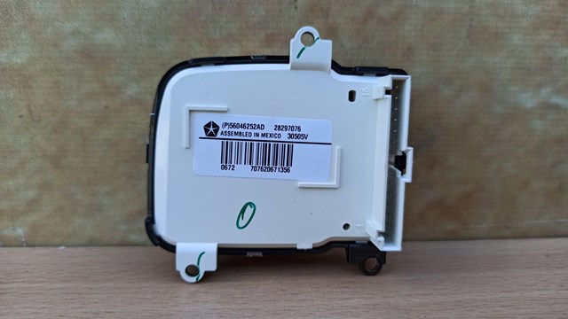 56046252AD Блок кнопочных переключателей рулевого колеса купить Ровно