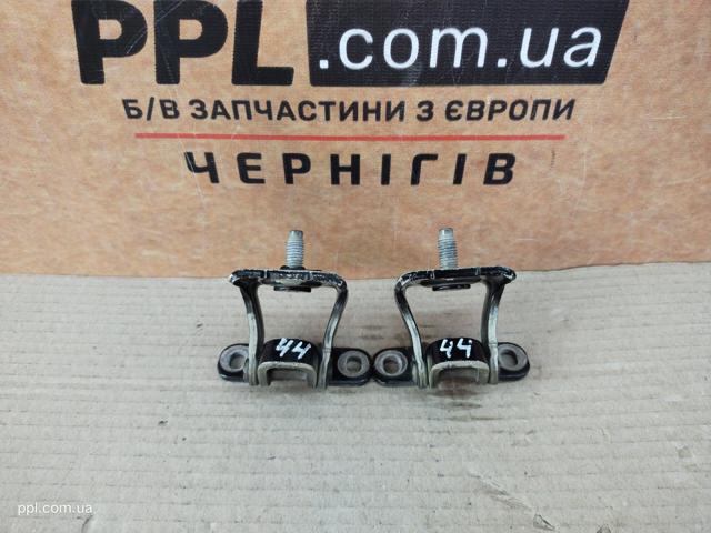 Петля третей/пятой двери 5G6827301B VAG