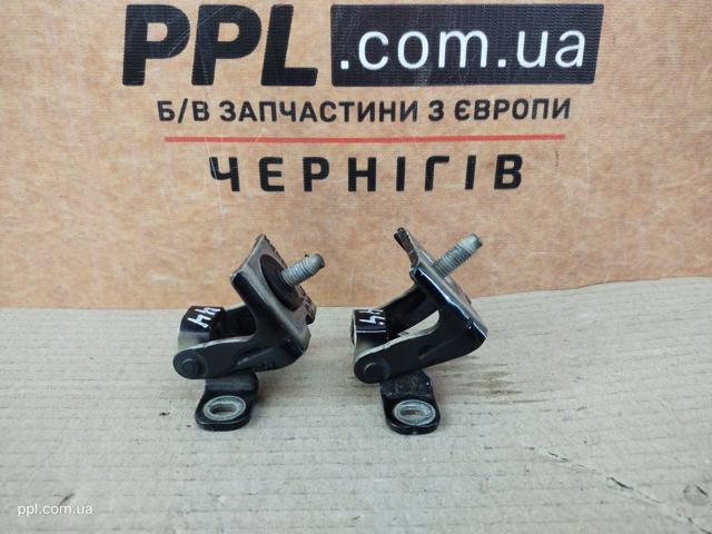 5G6827301B Петля двери задней (багажной 3/5-й) купить Винница
