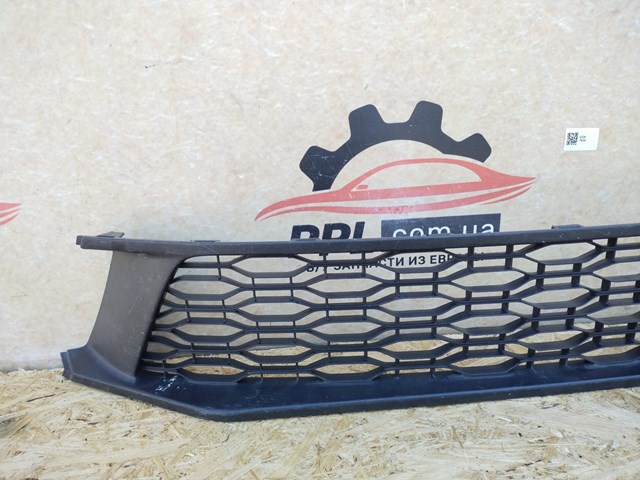 622547209R RENAULT Решетка бампера переднего центральная купить в Павлоград