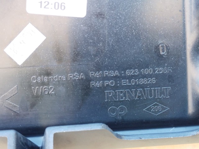 623100256R Решетка радиатора купить Киев