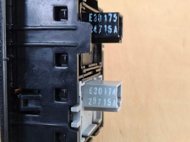 RENAULT 648450001R Кнопка (регулятор) корректора фар в наличии Днепр