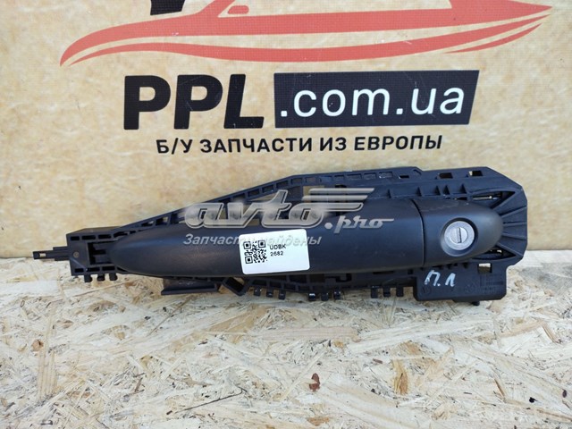 Держатель наружной ручки двери, задней левой 68084837 CHRYSLER
